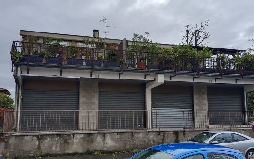 Bareggio – Immobile Commerciale di grande metratura ideale per ogni attività commerciale Rif. C1